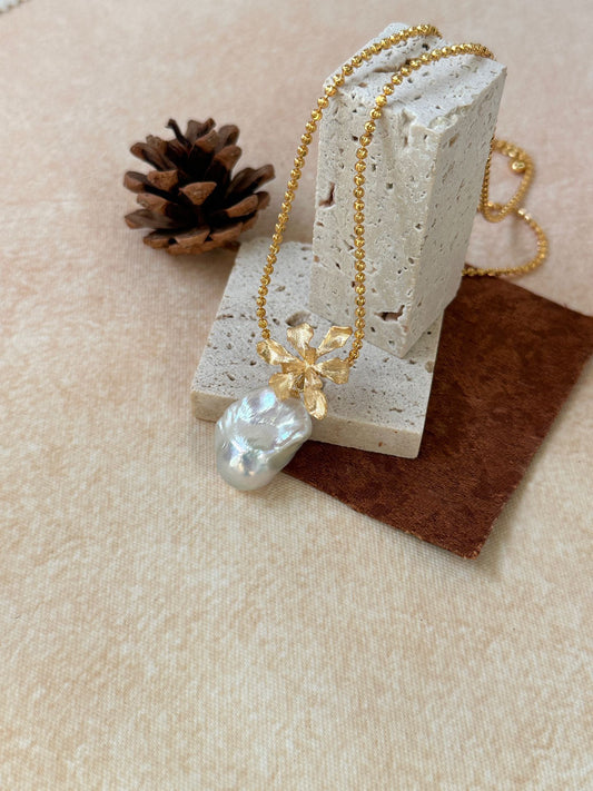 Big Bead Baroque Flower Necklace