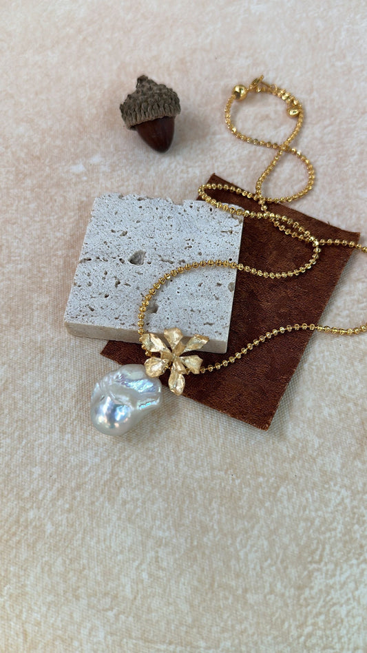 Big Bead Baroque Flower Necklace