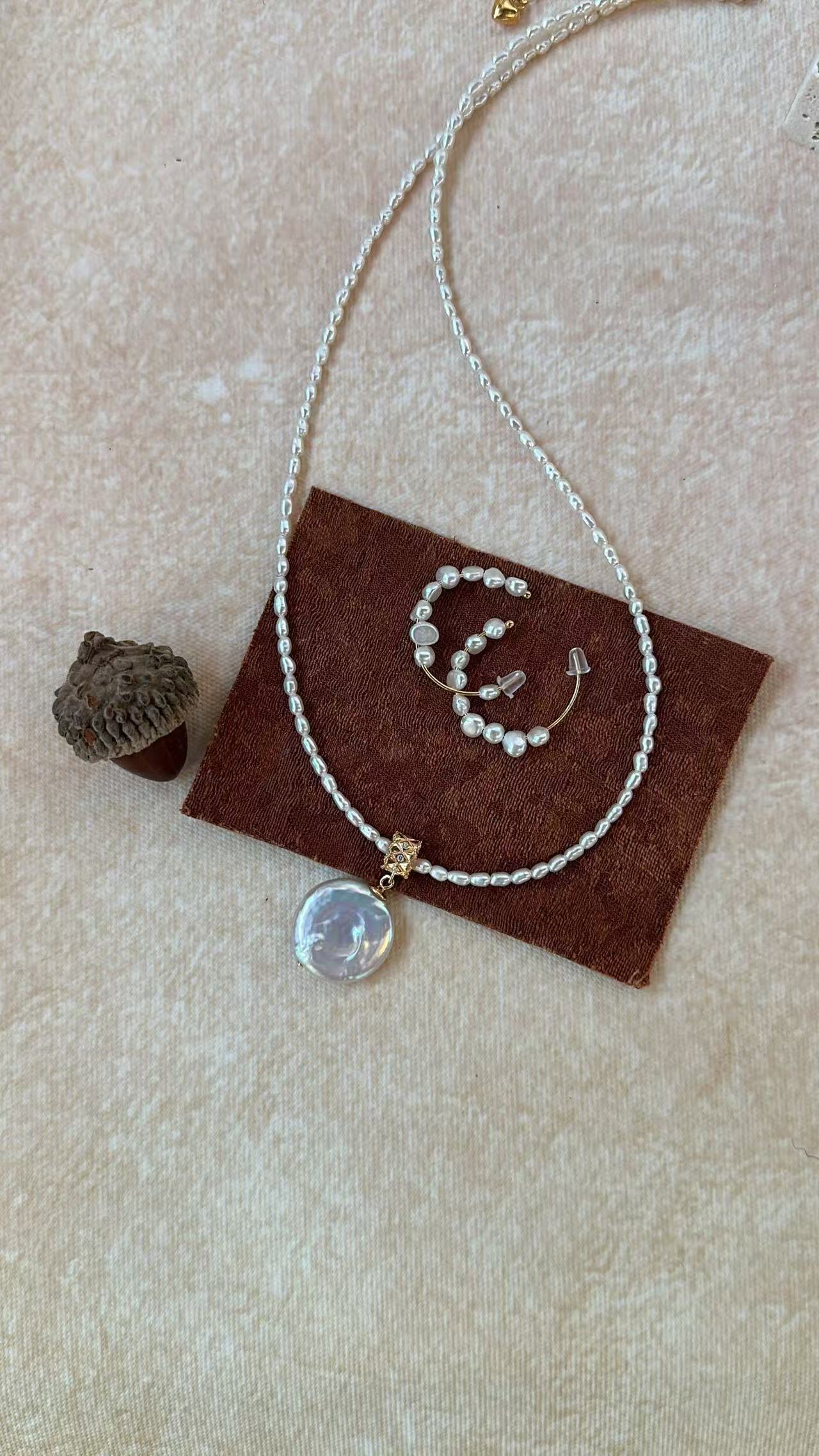Round Baroque Pearl with small beads Necklace