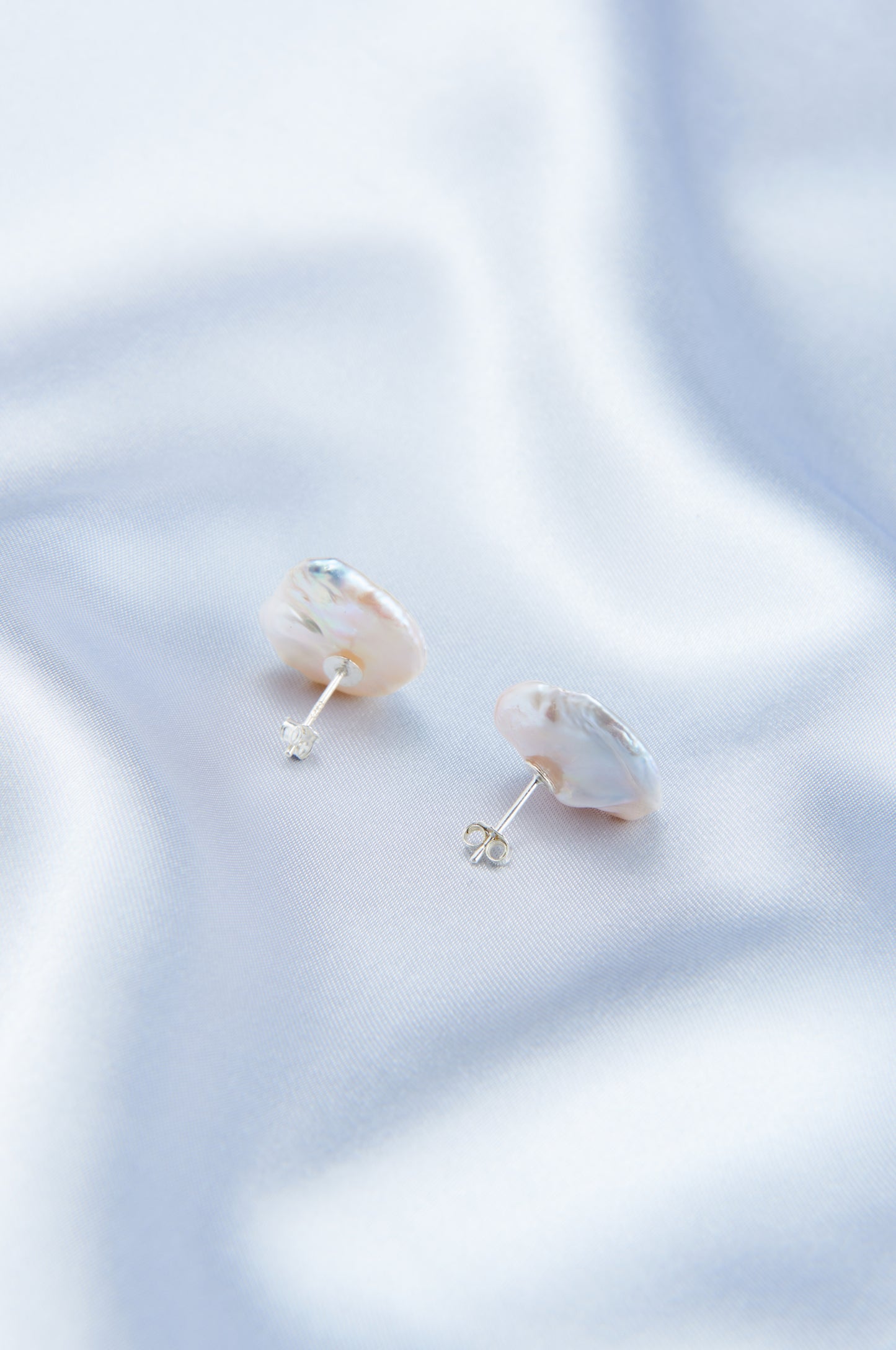 Petal Pearl Earring