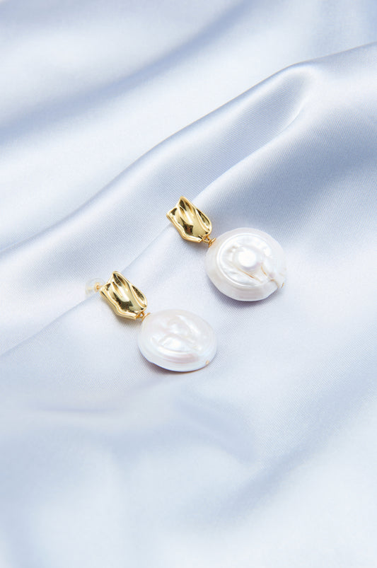 Roman Holiday Pearl Earring