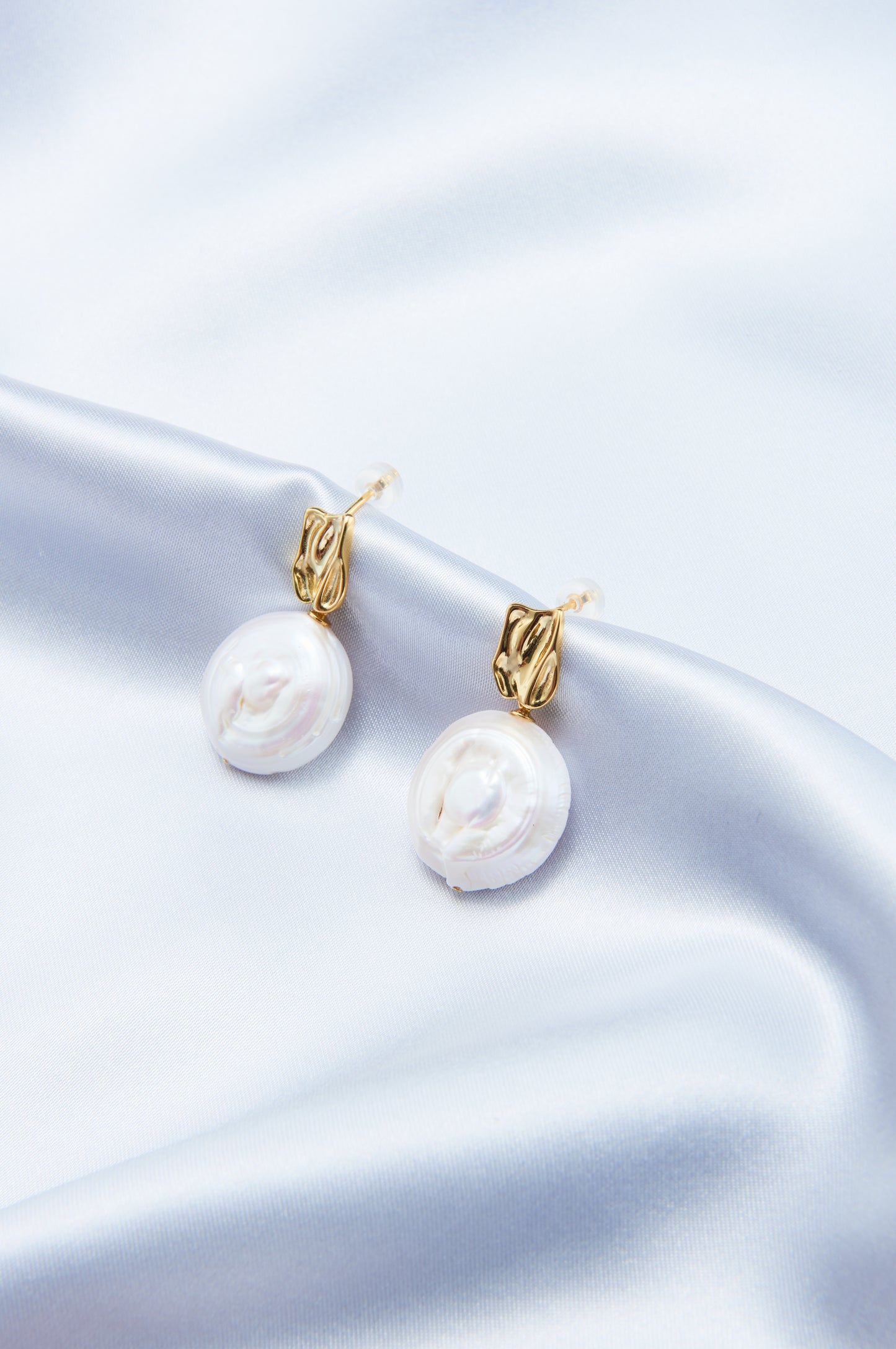 Roman Holiday Pearl Earring