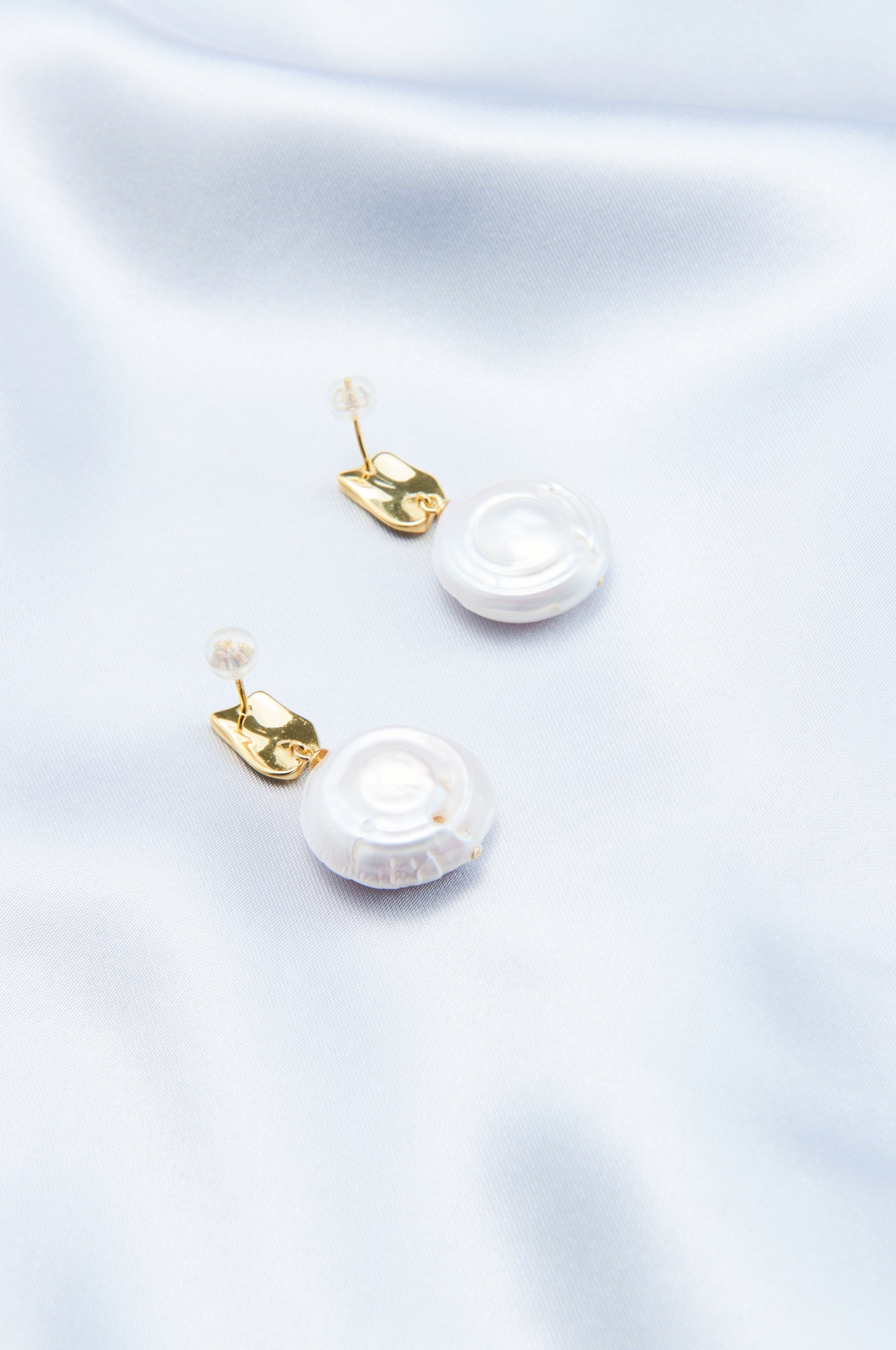 Roman Holiday Pearl Earring