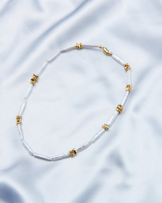 Baroque Metal Pendant Necklace