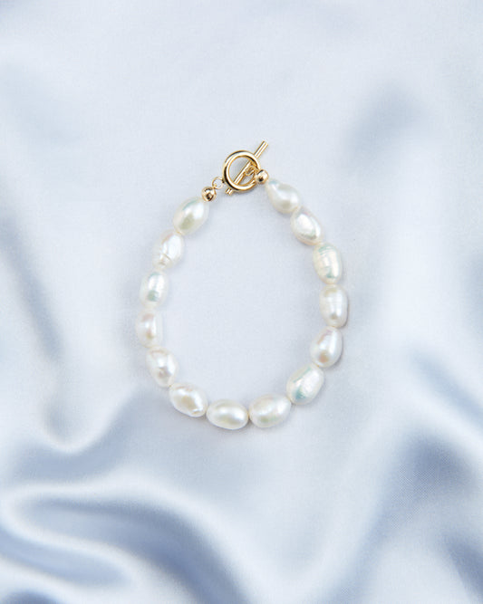 Small Ring Pearl Bracelet
