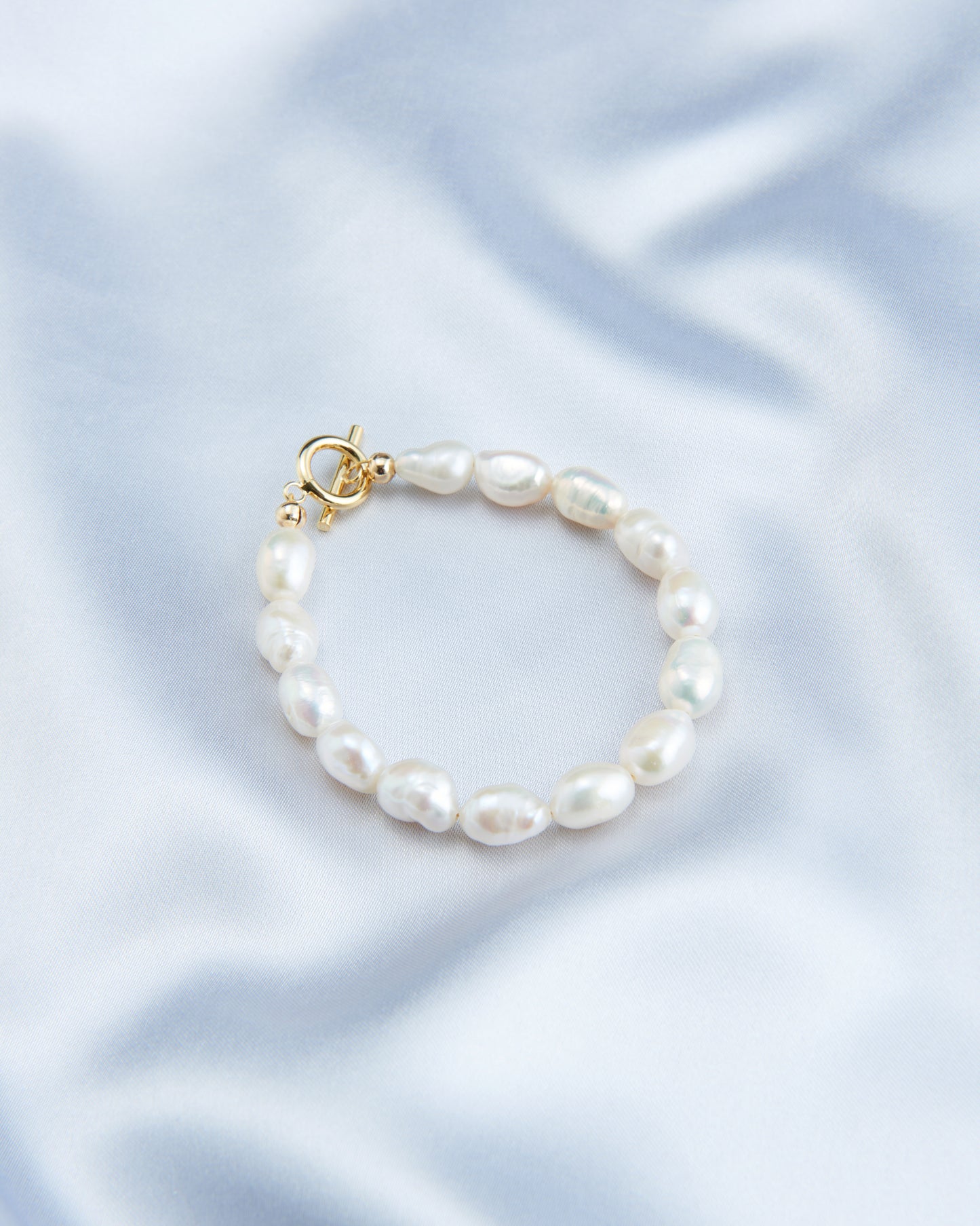 Small Ring Pearl Bracelet