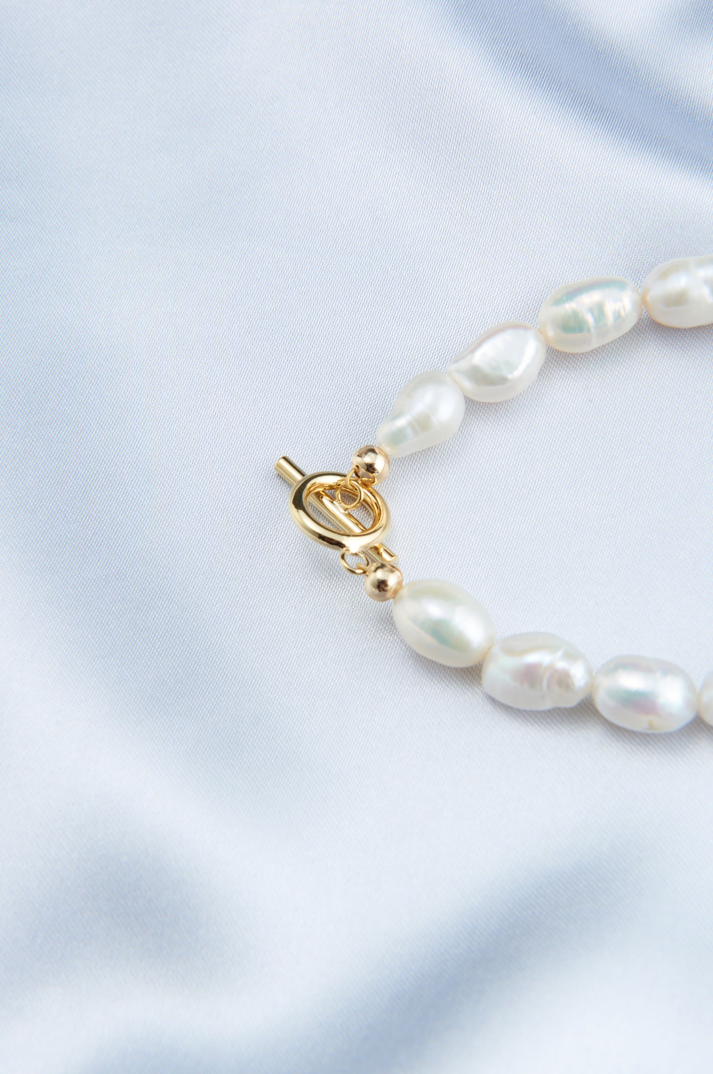 Small Ring Pearl Bracelet
